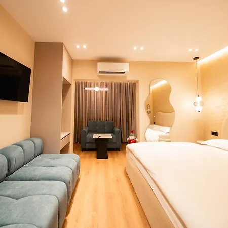 Dea's Blloku ティラナ